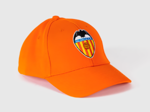 GORRA OFICIAL ESCUDO NARANJA DEL VALENCIA. ADULTO.