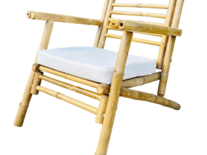 SILLÓN COLOR BLANCO CON MARCO DE BAMBÚ. COD: 36080