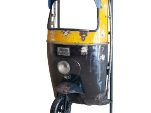 MUEBLE-BAR MODELO TAXI BAR NEGRO-AMARILLO PARTE DELANTERA. COD: 22902